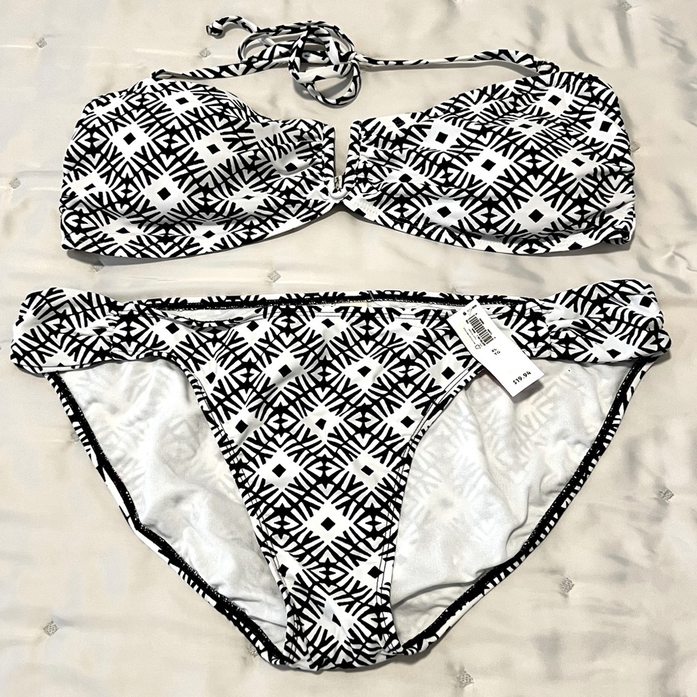 NWT Old Navy Bandeau Halter Top Bathing Suit (Black & White; size XL)